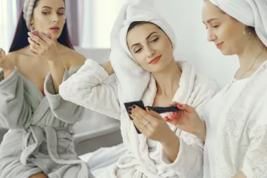 Jak správně odličovat pleť, aby zůstala zdravá a čistá: praktický postup